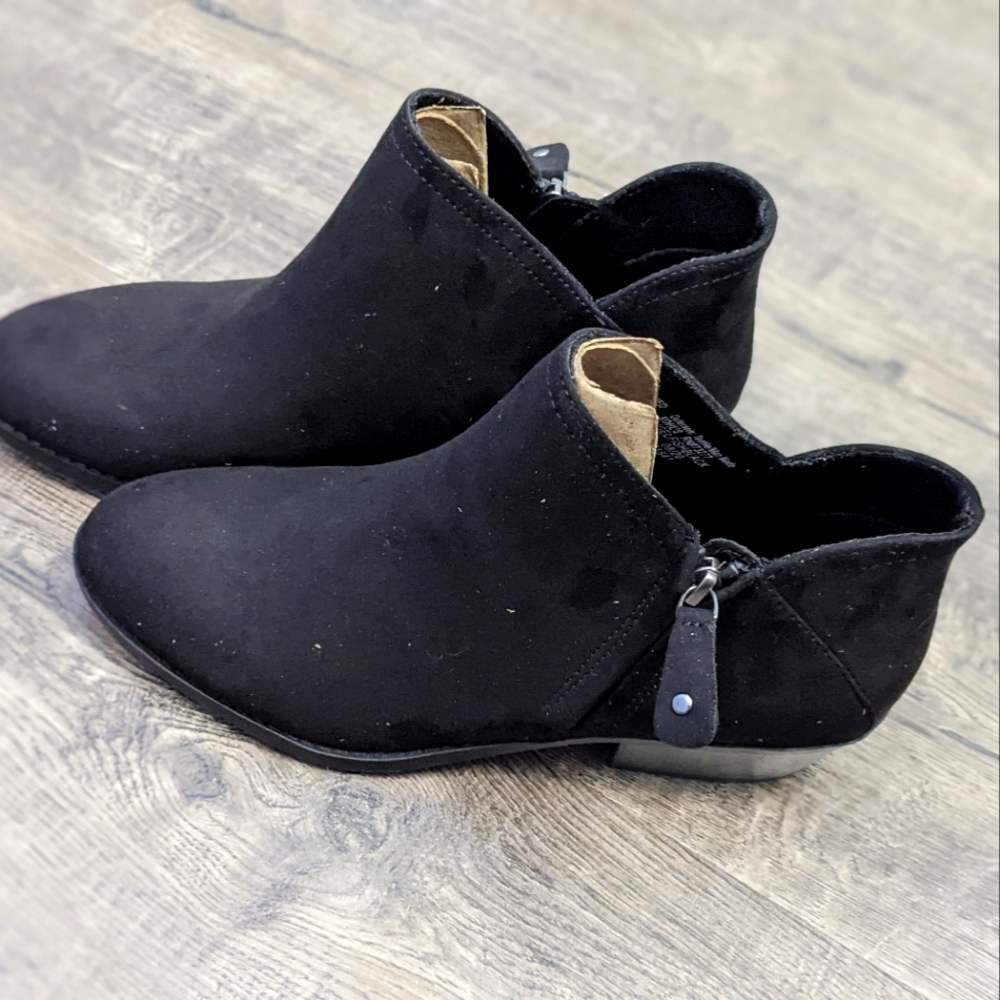 SO Angel Fish Ankle Boots